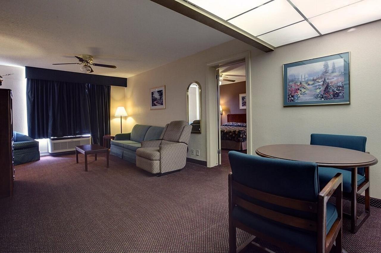 Americas Best Value Inn Marshall Bel Air Экстерьер фото